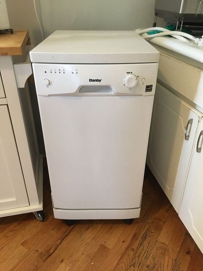 Dishwasher DDW1801MWP Portable 18in -Danby